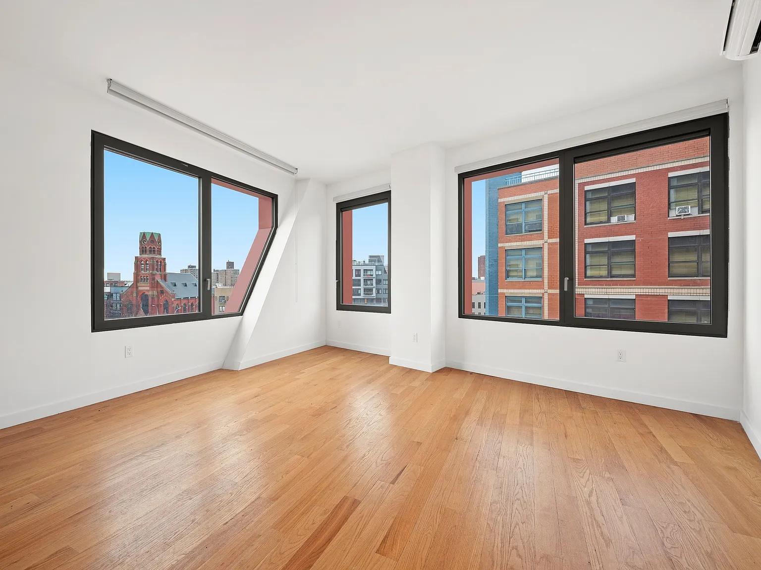 54 Noll Street — Photo 1