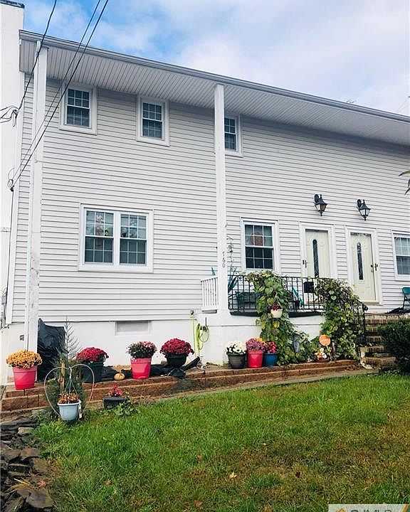 2nd image of 758 Walnut St