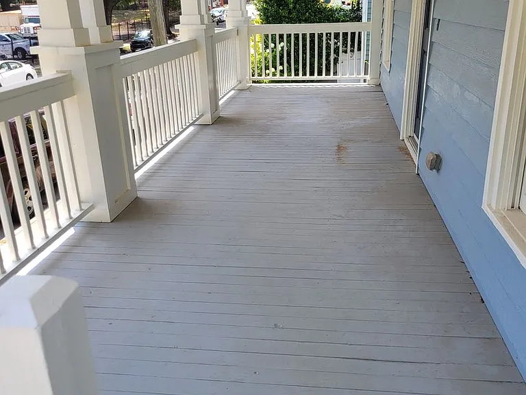 219 E South St — Photo 2