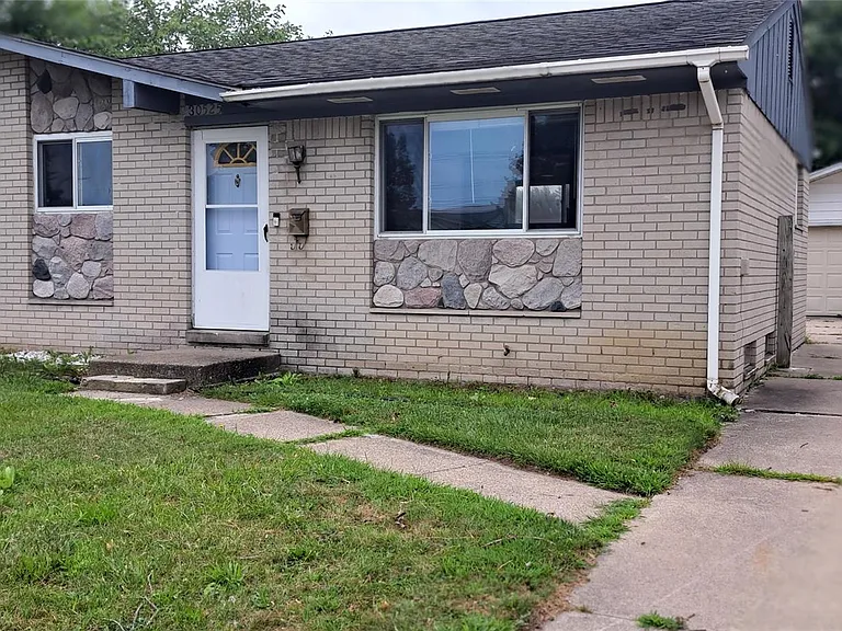 30525 Cherry Ave — Photo 1