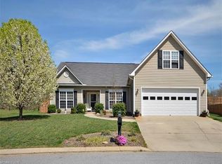 125 N Sunberry Trl, Fletcher, NC 28732