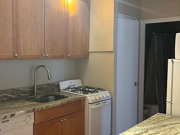 5th image of 2601 Pennsylvania Ave APT 933