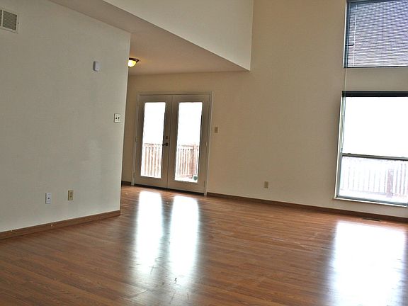 4th image of 11272 Liberty Landing Dr