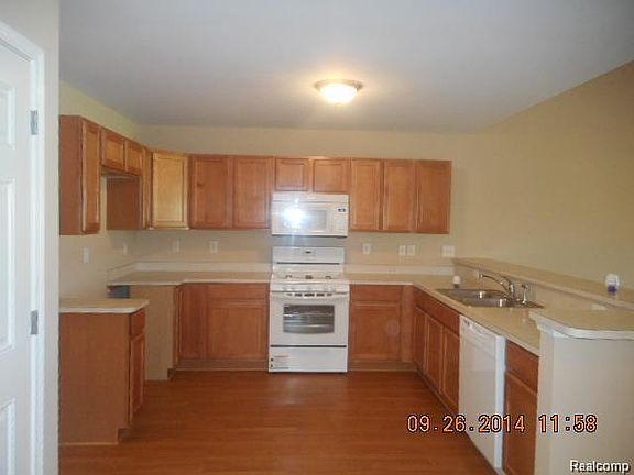 3rd image of 31620 Beaver Cir