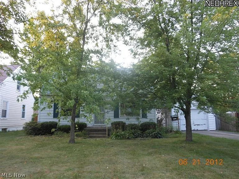 2064 Northwest Blvd NW photo 1