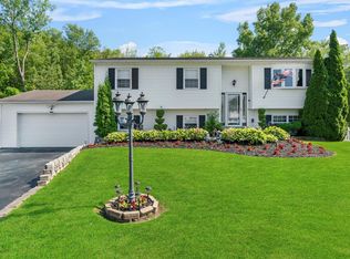 18 Grant Dr, Monroe, NY 10950