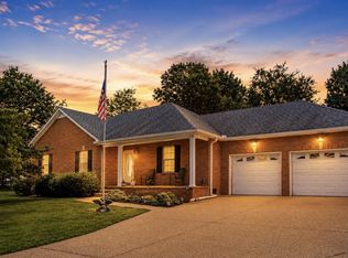 1004 Deann Ct, Cottontown, TN 37048