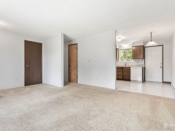 5th image of 2619 West Street
