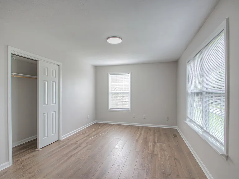 350 Beechcroft Rd #6 — Photo 17