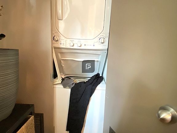 5th image of 1148 Union St #3W