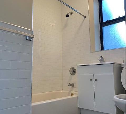 2nd image of 2311 33rd St APT 1B