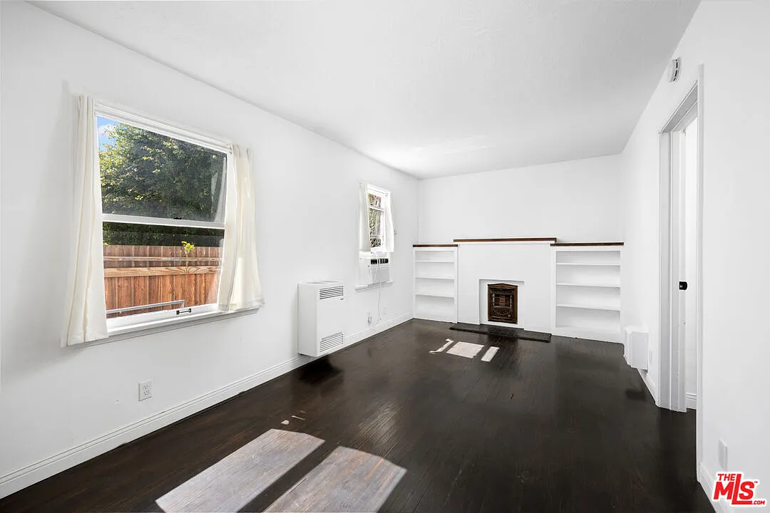 1 bed, 1.0 bath, $2,595 — Photo 2