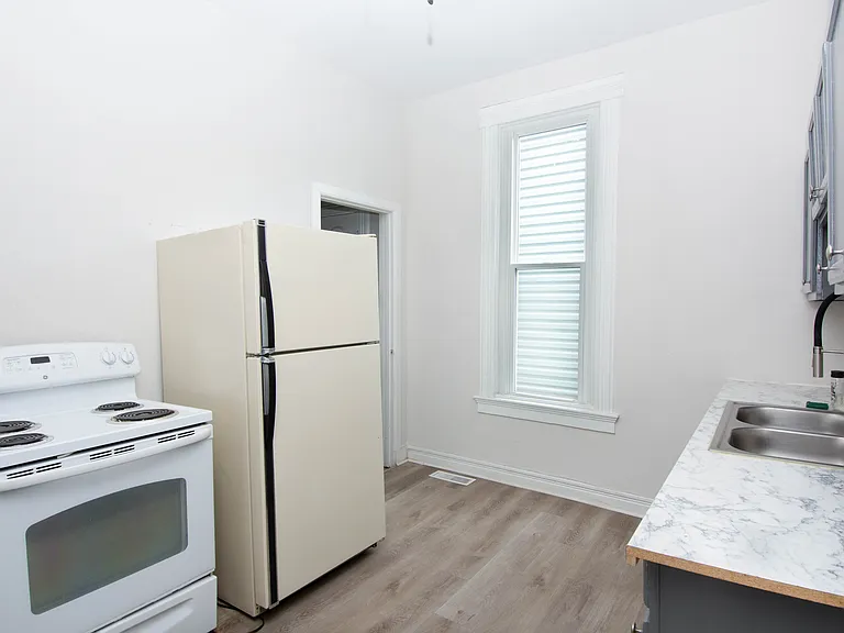1710 Fairfax Ave #1710 — Photo 7