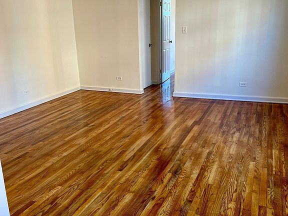 4th image of 14219 Barclay Ave APT 5C