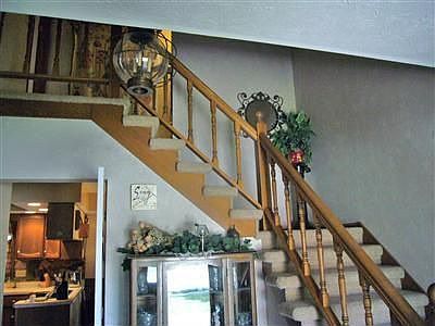 5th image of 233 Lowry Dr
