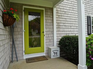 26 Lawrence Ter, Portsmouth, RI 02871