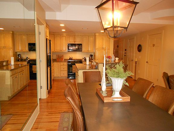 3rd image of 154 Riverplace Unit 201