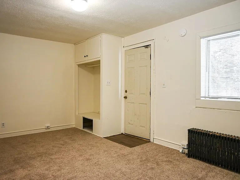 Park Apartments — Photo 4