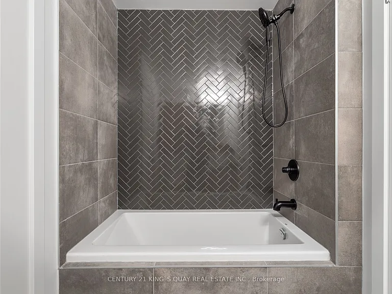 8888 Yonge St #1104 — Photo 43