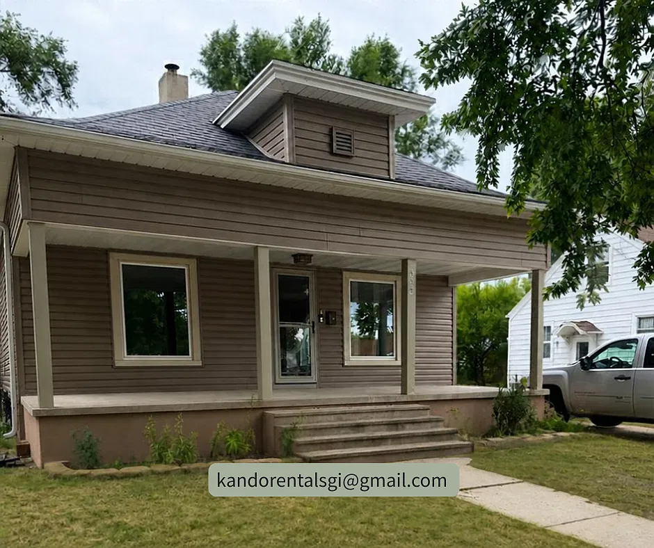 2 bed, 884 sqft, $1,350 — Photo 1