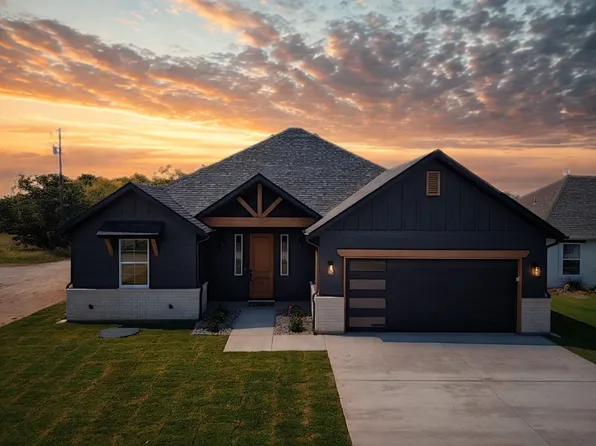 2412 Creek Dr, Granbury, TX 76048