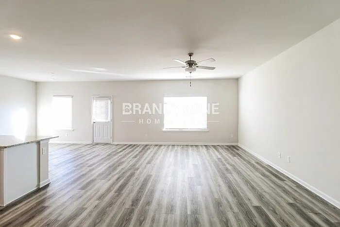 148 Avondale Blvd — Photo 5