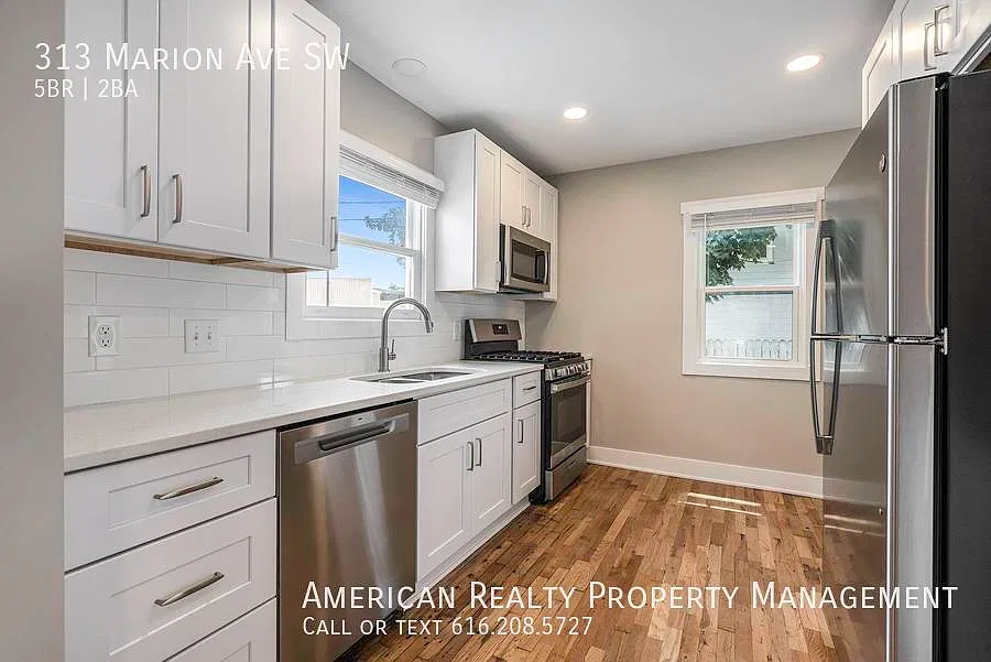 5 bed, 1750 sqft, $2,950 — Photo 2