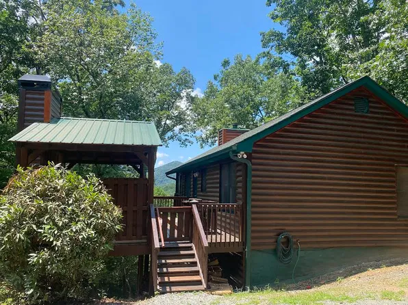 515 Amy Creek Cir, Ellijay, GA 30540