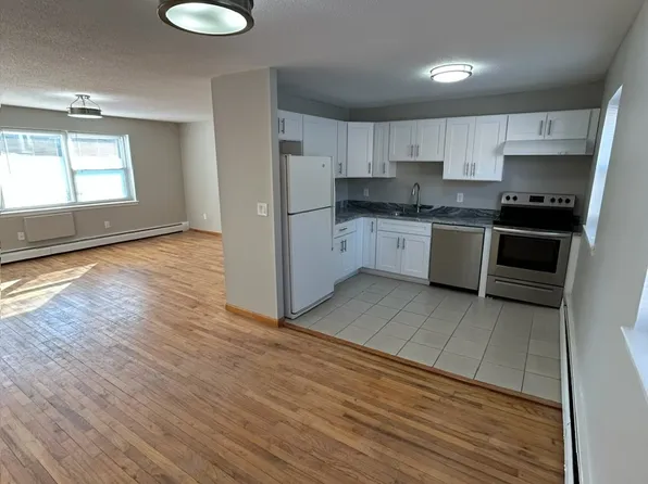 25 Mountain Laurel Dr, Wethersfield, CT 06109