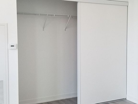 4th image of 1787 Saint Clair Ave W #910