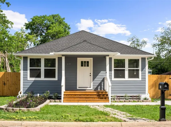 514 W Wilkins St, Brenham, TX 77833