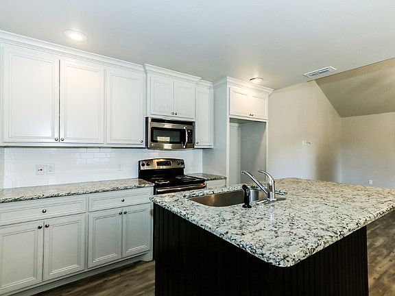 5th image of 3823 133rd St Unit B