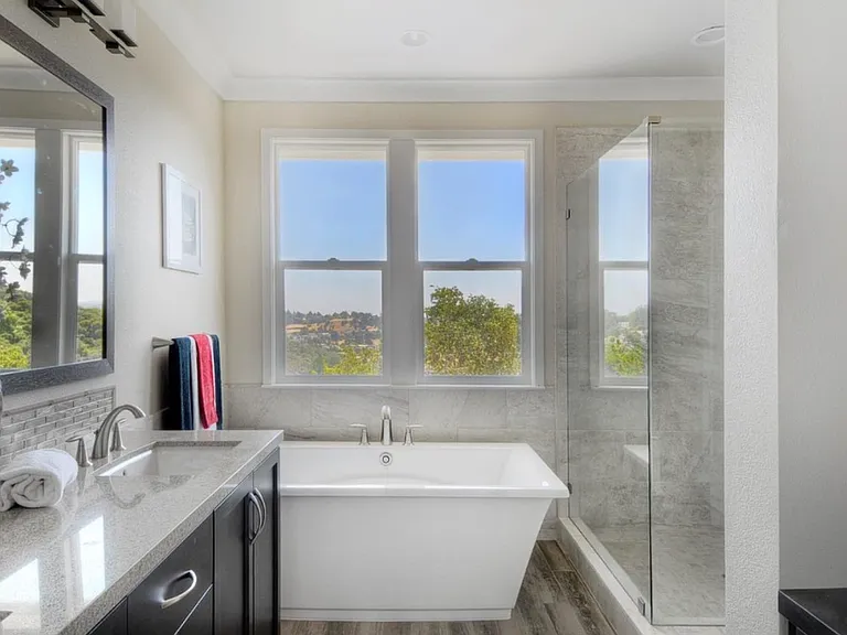 2279 Bunker Hill Dr — Photo 3