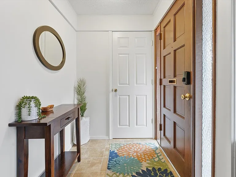 5330 SW Mayfair Ct — Photo 6