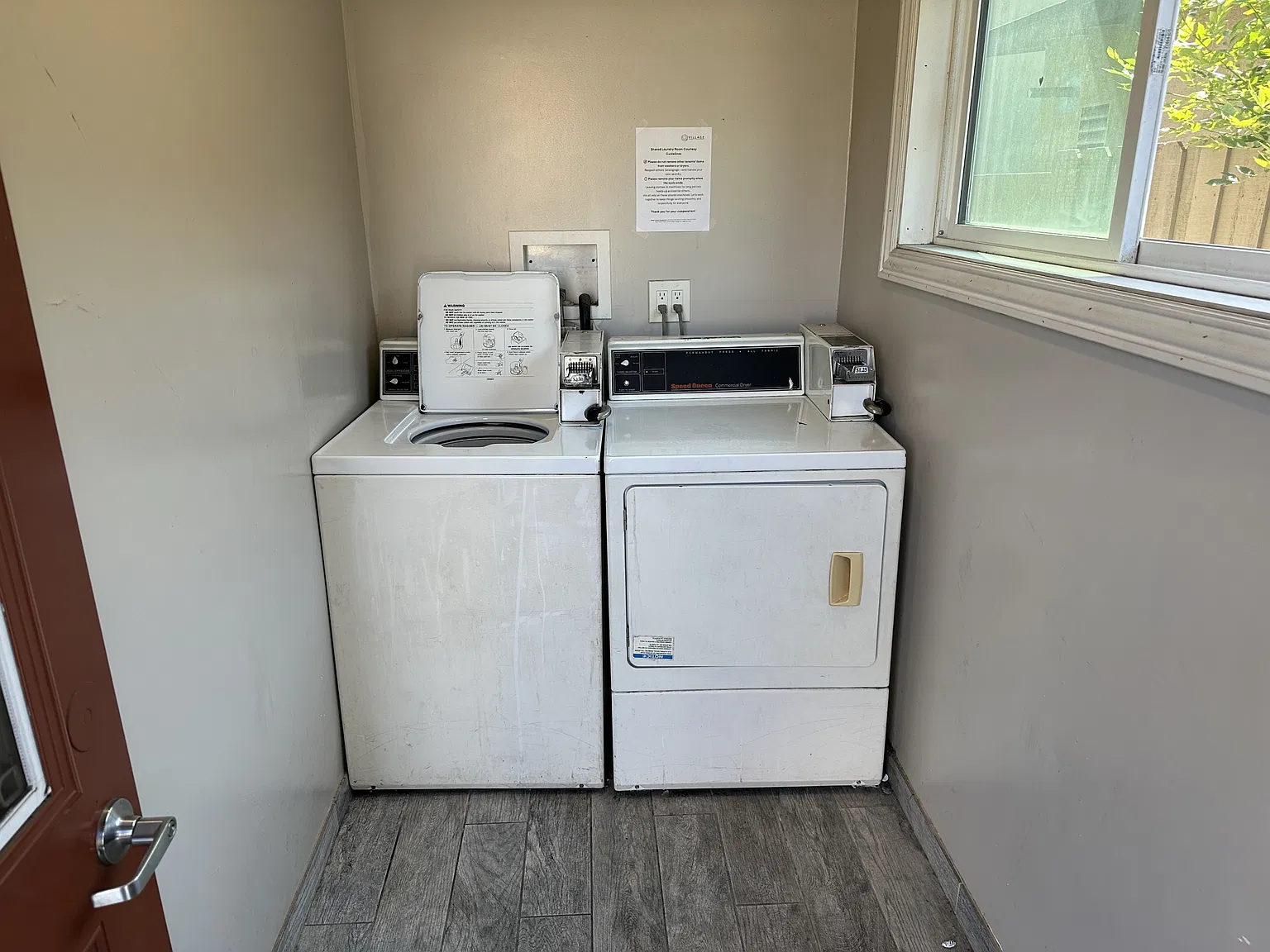 406 S 5th Ave — Photo 3
