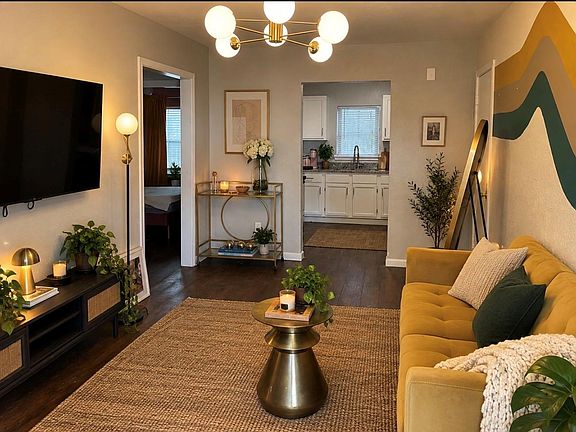 2nd image of 2407 Bastrop St APT 2