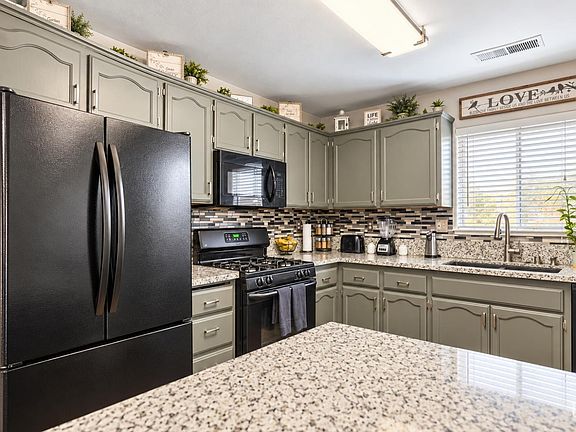 5th image of 2900 Macau St