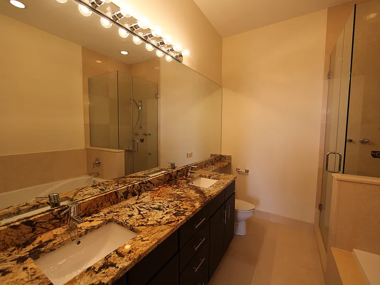 2024 N California Ave #2D — Photo 10