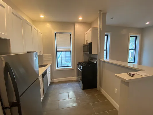 Rented by Compass | media 7