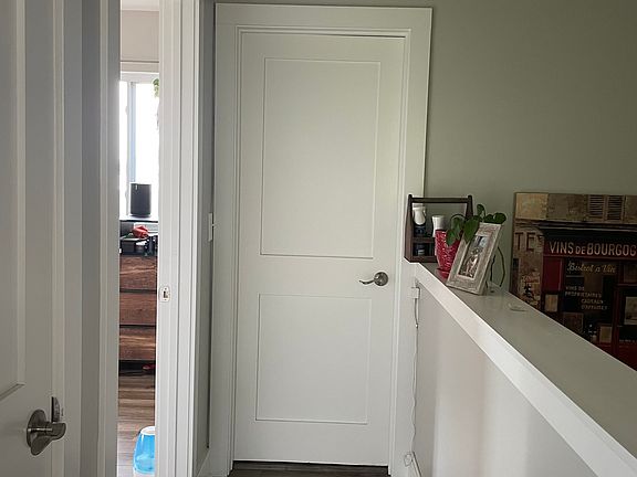 4th image of 3849 S Packard Ave #D4
