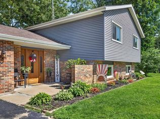 13837 Beaver Dr, Roscoe, IL 61073