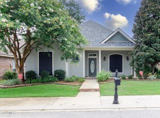 104 Lighthouse Point Cir, Youngsville, LA 70592