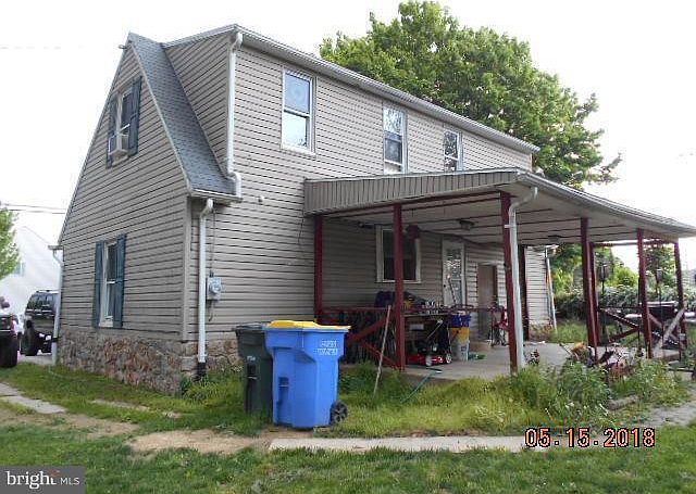 2nd image of 553 Chestnut Hill Rd