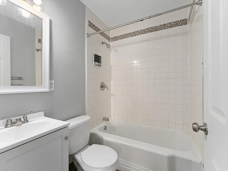 1110 S Main Ave #UPPER — Photo 13