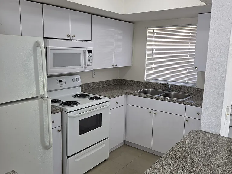2020 NW 59th Ter #2020 — Photo 8