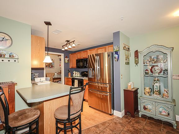 4th image of 18 Crestview Circle #201