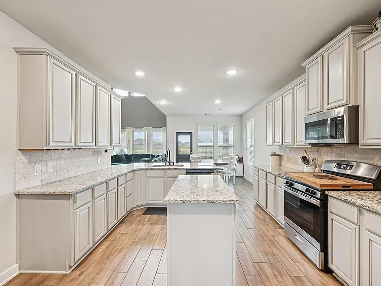 2406 Harborwood Ct — Photo 17