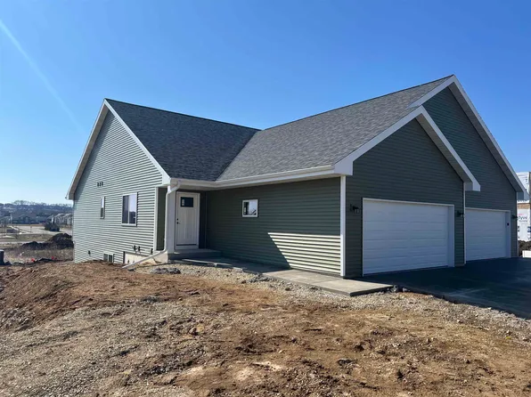 934 Oregon Parks Ave, Oregon, WI 53575
