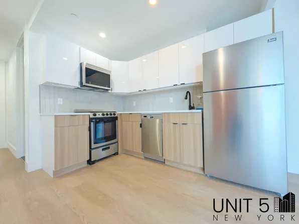 1312 Lincoln Place image 2 of 11