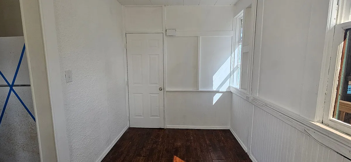 Building Photo - 709 Ora St #6